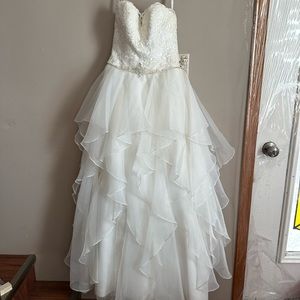 Wedding dress